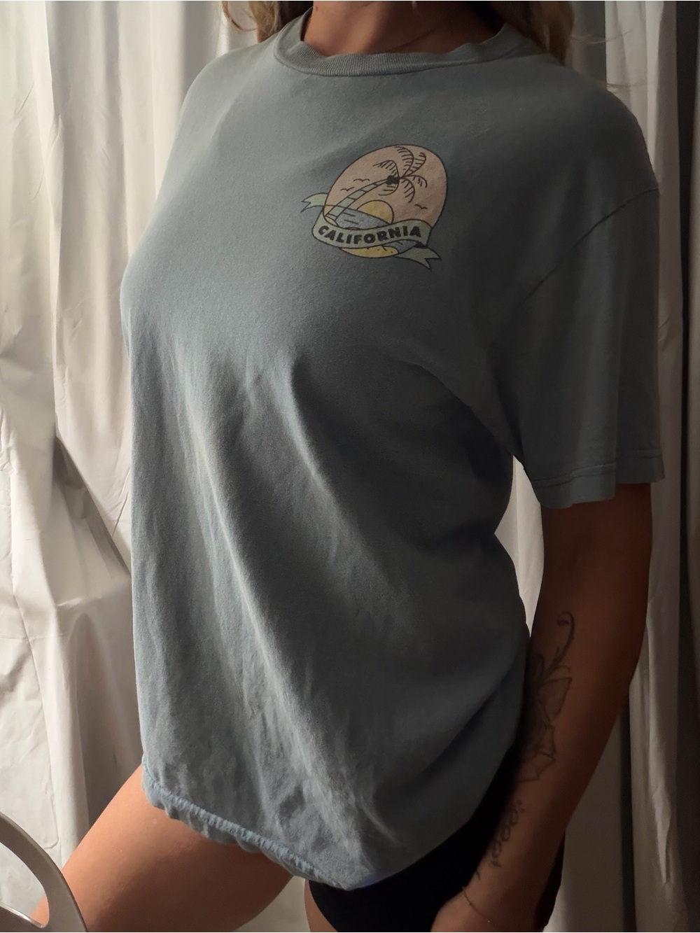 California Graphic Tee in Dusty Blue